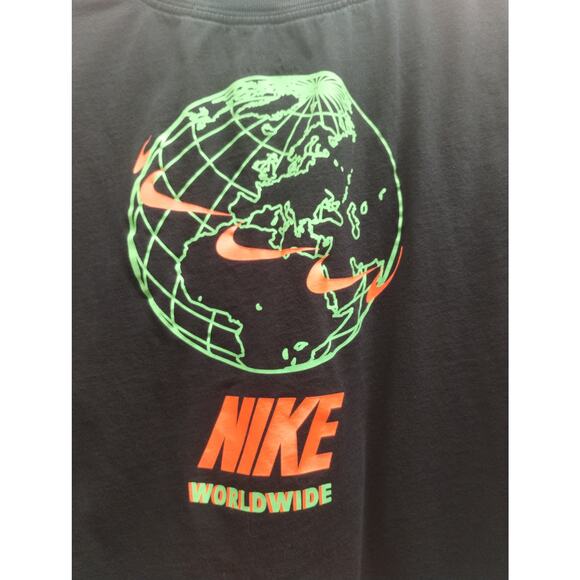 Nike Women's Size Medium Black Worldwide Globe Graphic Swoosh Tee T-Shirt - Picture 5 of 8